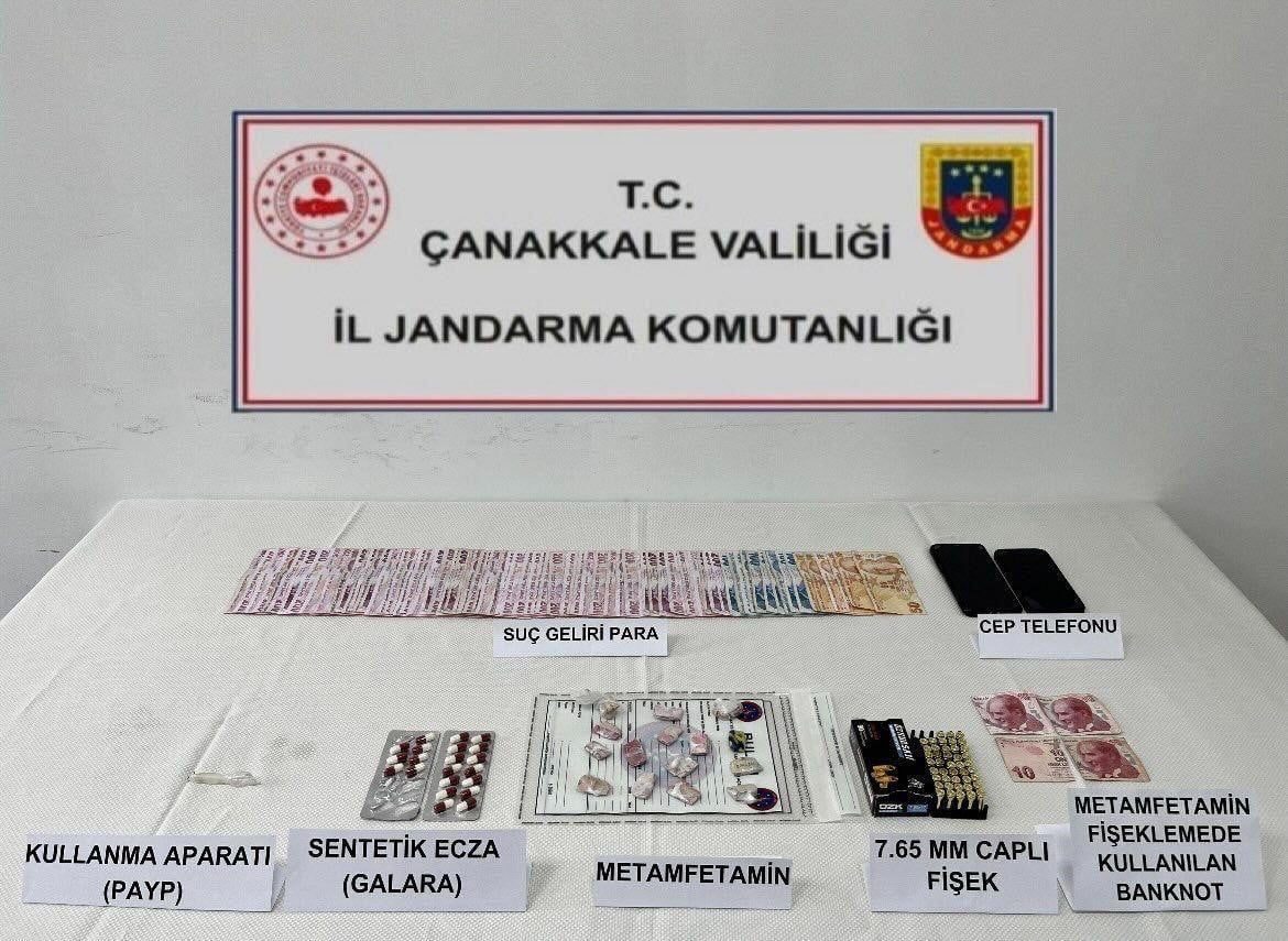 ÇANAKKALE İL JANDARMA KOMUTANLIĞI EKİPLERİNCE DÜZENLENEN UYUŞTURUCU OPERASYONLARINDA ÇOK SAYIDA...
