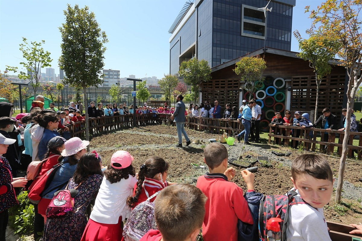 CANİK BELEDİYE BAŞKANI İBRAHİM SANDIKÇI, SIFIR ATIKTA ÖNCÜ PROJELERLE ÜLKE EKONOMİSİNE KATKILAR...