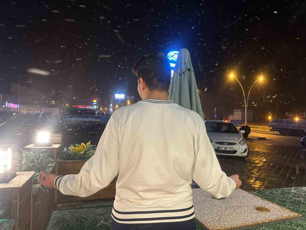 ÇANKIRI’DA GÜN İÇERİSİNDE YÜKSEK KESİMLERDE ETKİLİ OLAN KAR YAĞIŞI, İL MERKEZİNDE DE KENDİNİ...