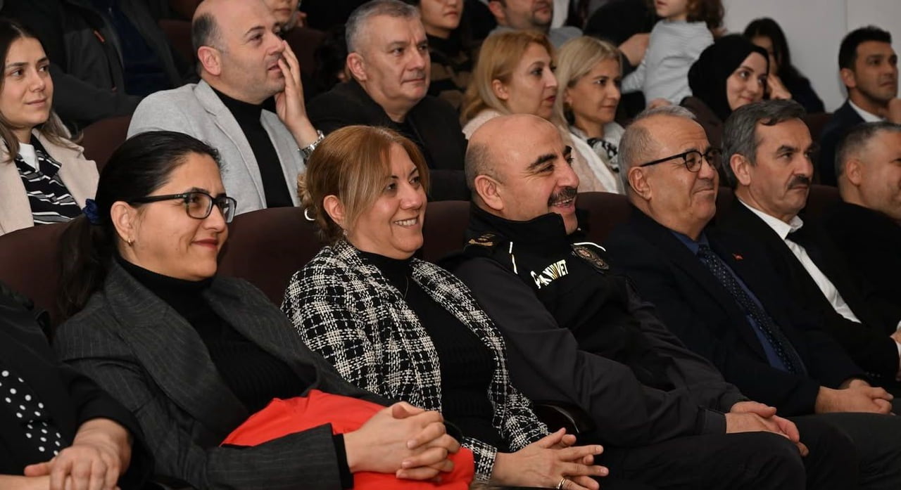 ÇANKIRI EMNİYET MÜDÜRLÜĞÜ TARAFINDAN YÜRÜTÜLEN ÇOGEP ‘KALPTEN KALBE YARENLİK PROJESİ’ KAPSAMINDA...