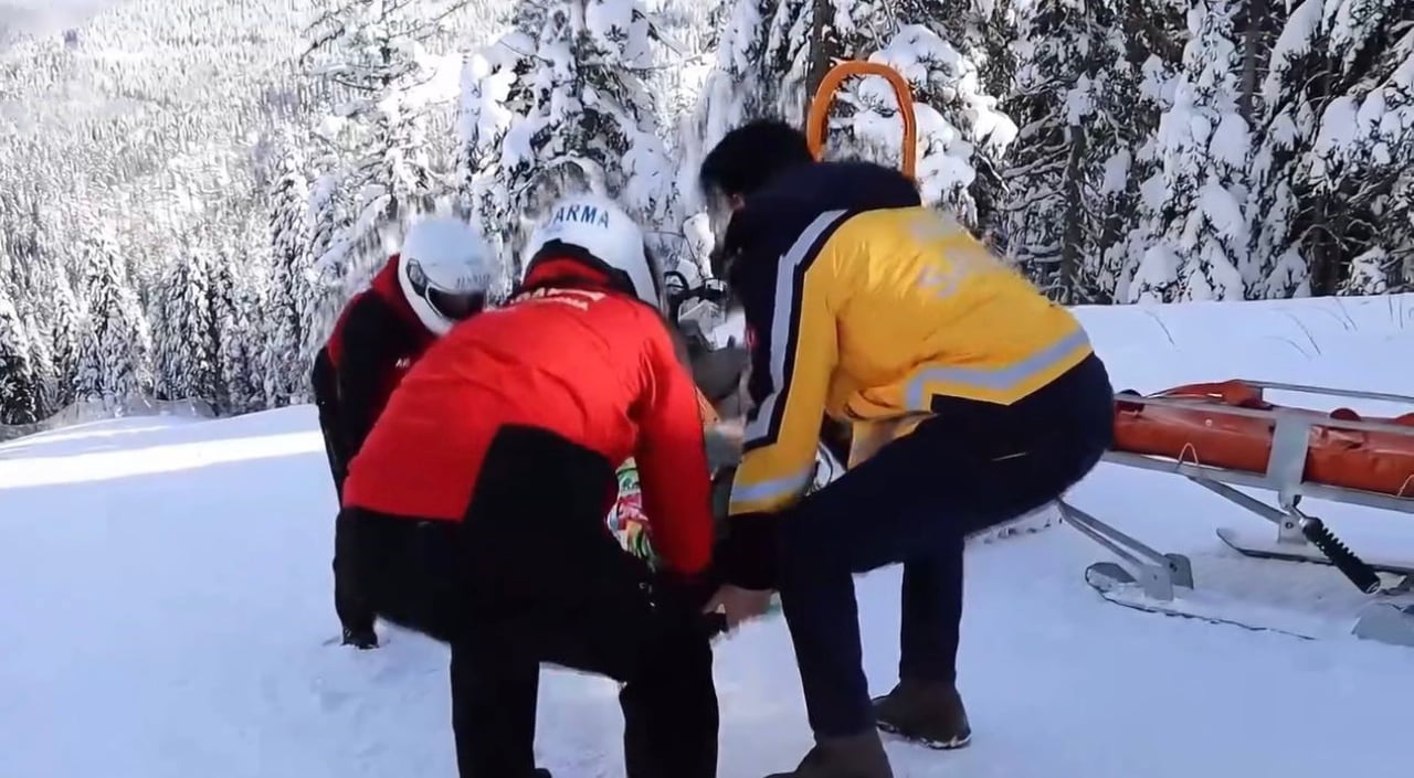ÇANKIRI-KASTAMONU SINIRINDA YER ALAN ILGAZ DAĞI'NDAKİ KAYAK MERKEZLERİNDE NÖBET TUTAN JAK TİMLERİ...