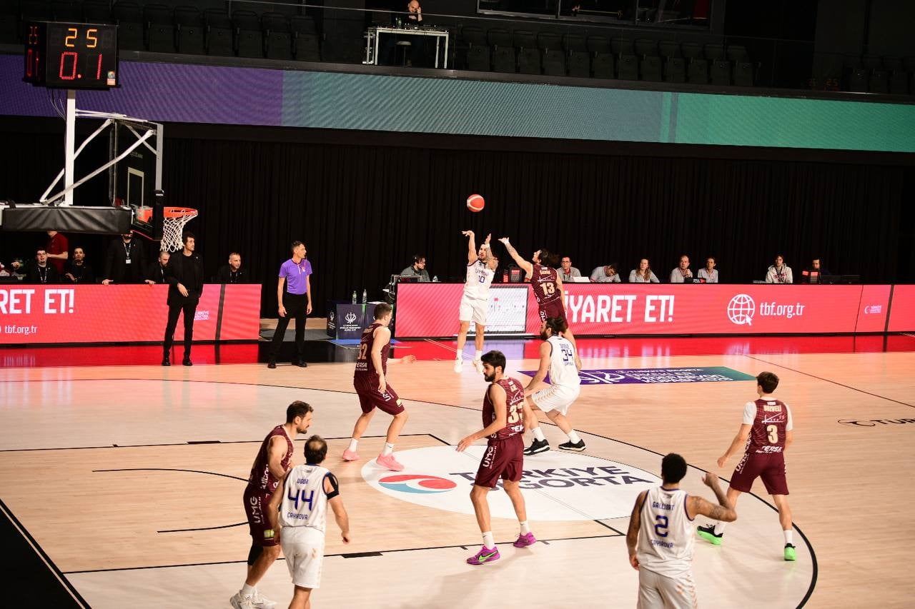 ÇAYIROVA BELEDİYESİ, ERKEKLER FEDERASYON KUPASI YARI FİNALİ’NDE BANDIRMA BORDO BASKETBOL’U GEÇEREK...