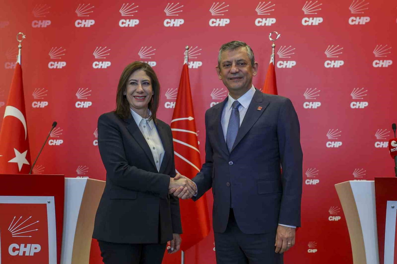 CHP GENEL BAŞKANI ÖZGÜR ÖZEL, KKTC'DEKİ CUMHURİYETÇİ TÜRK PARTİSİ (CTP) GENEL BAŞKANI SILA USAR...