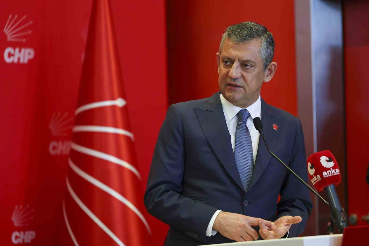 CHP GENEL BAŞKANI ÖZGÜR ÖZEL, KKTC'DEKİ CUMHURİYETÇİ TÜRK PARTİSİ (CTP) GENEL BAŞKANI SILA USAR...