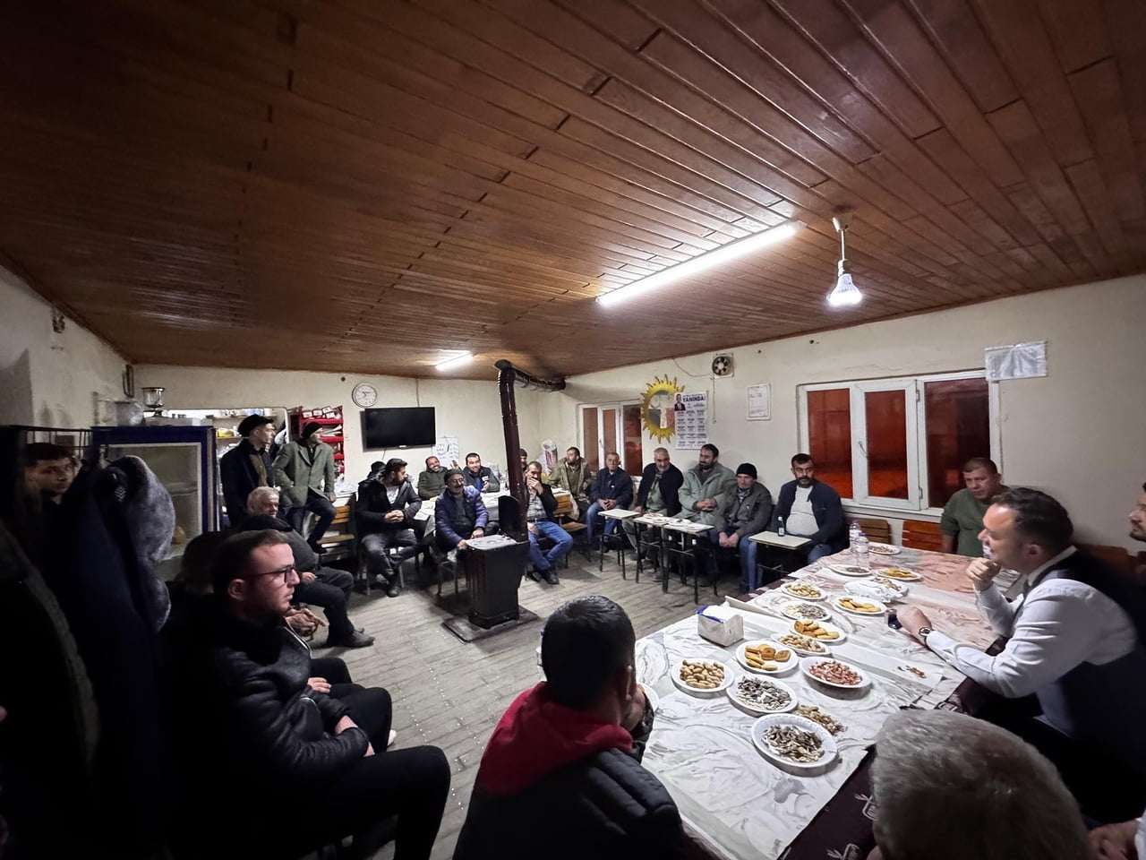 ÇİVRİL BELEDİYE BAŞKANI SEMİH DERE, MAHALLE ZİYARETLERİ KAPSAMINDA BULGURLAR MAHALLESİ’Nİ ZİYARET...