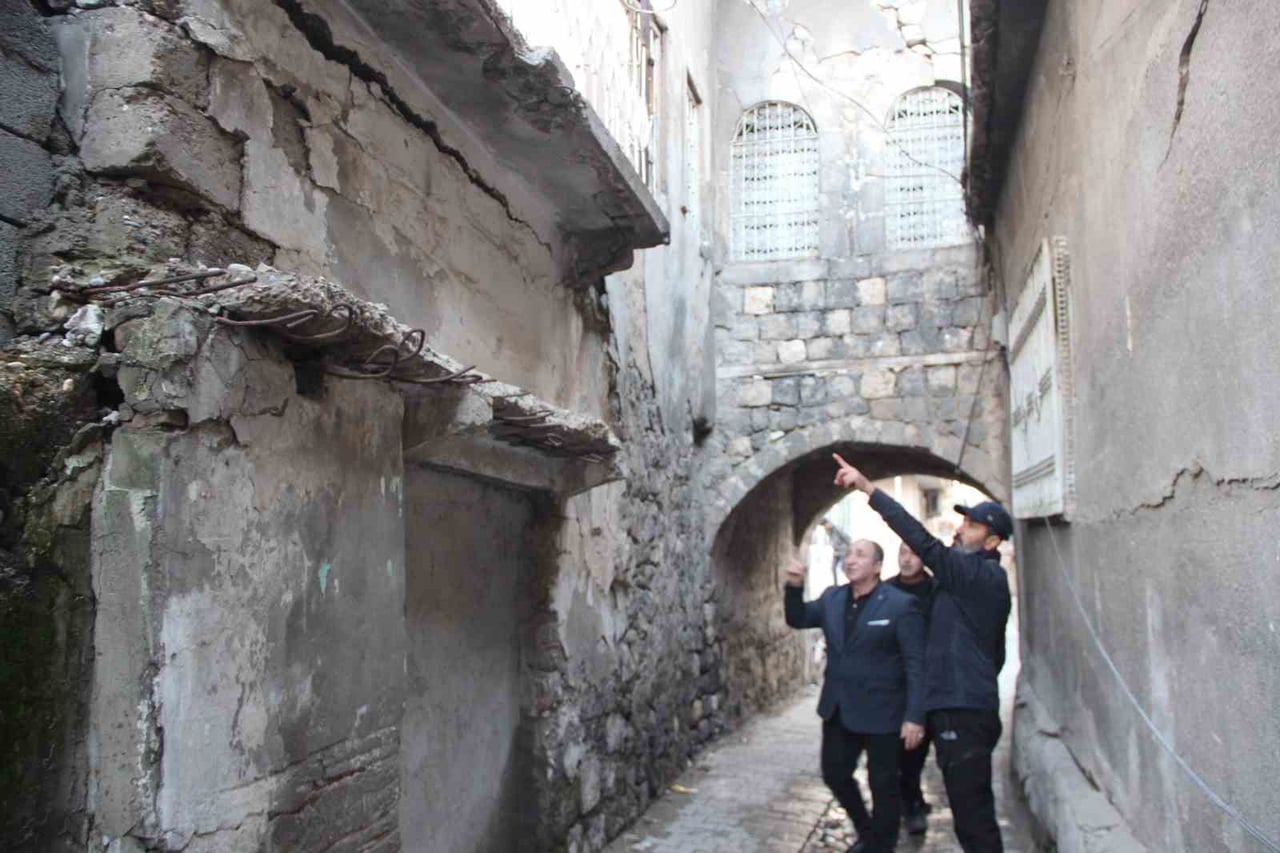 CİZRE'DE 200 YILLIK TARİHİ KEMERLİ YAPI YIKILMA TEHLİKESİYLE KARŞI KARŞIYA