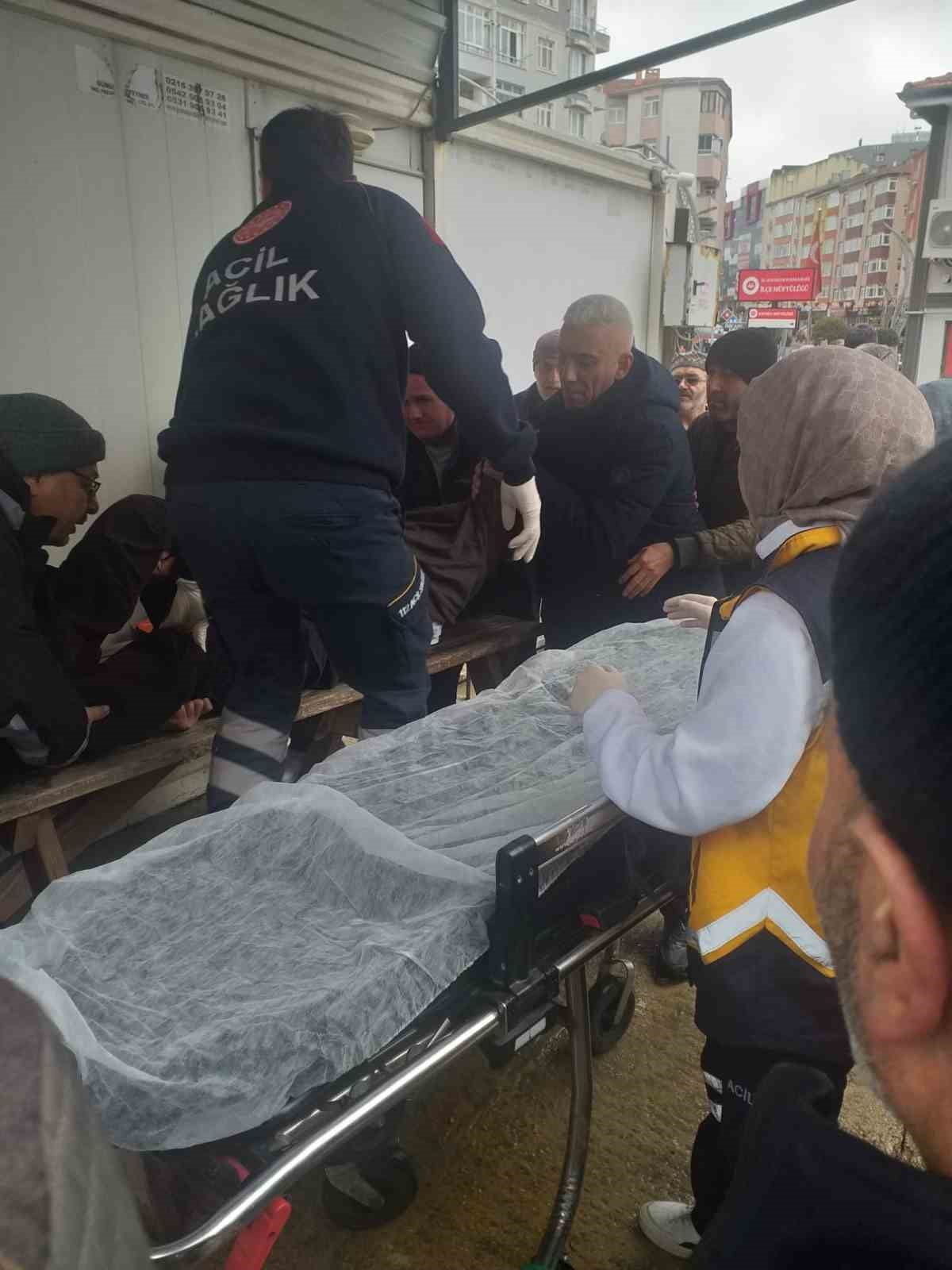 CUMA NAMAZI SIRASINDA FENALAŞAN VATANDAŞ