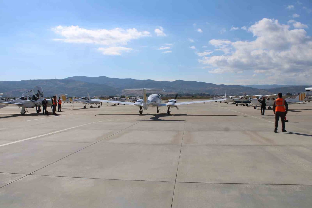 CUMHURBAŞKANI RECEP TAYYİP ERDOĞAN’IN ÇILDIR HAVALİMANI’NIN TİCARİ UÇUŞLARA AÇILMASI MÜJDESİNİ...