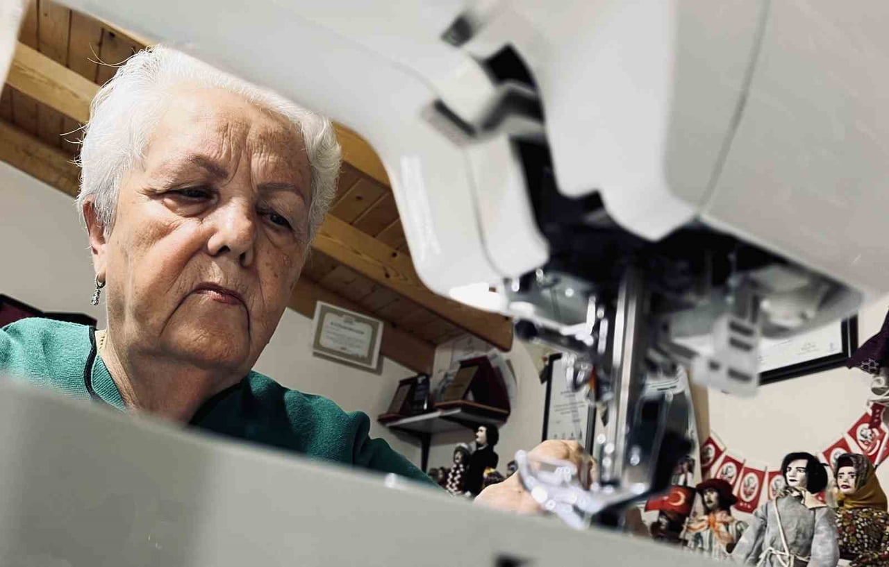 CUMHURBAŞKANI RECEP TAYYİP ERDOĞAN TARAFINDAN "YAŞAYAN İNSAN HAZİNESİ" ÖDÜLÜNE LAYIK GÖRÜLEN...