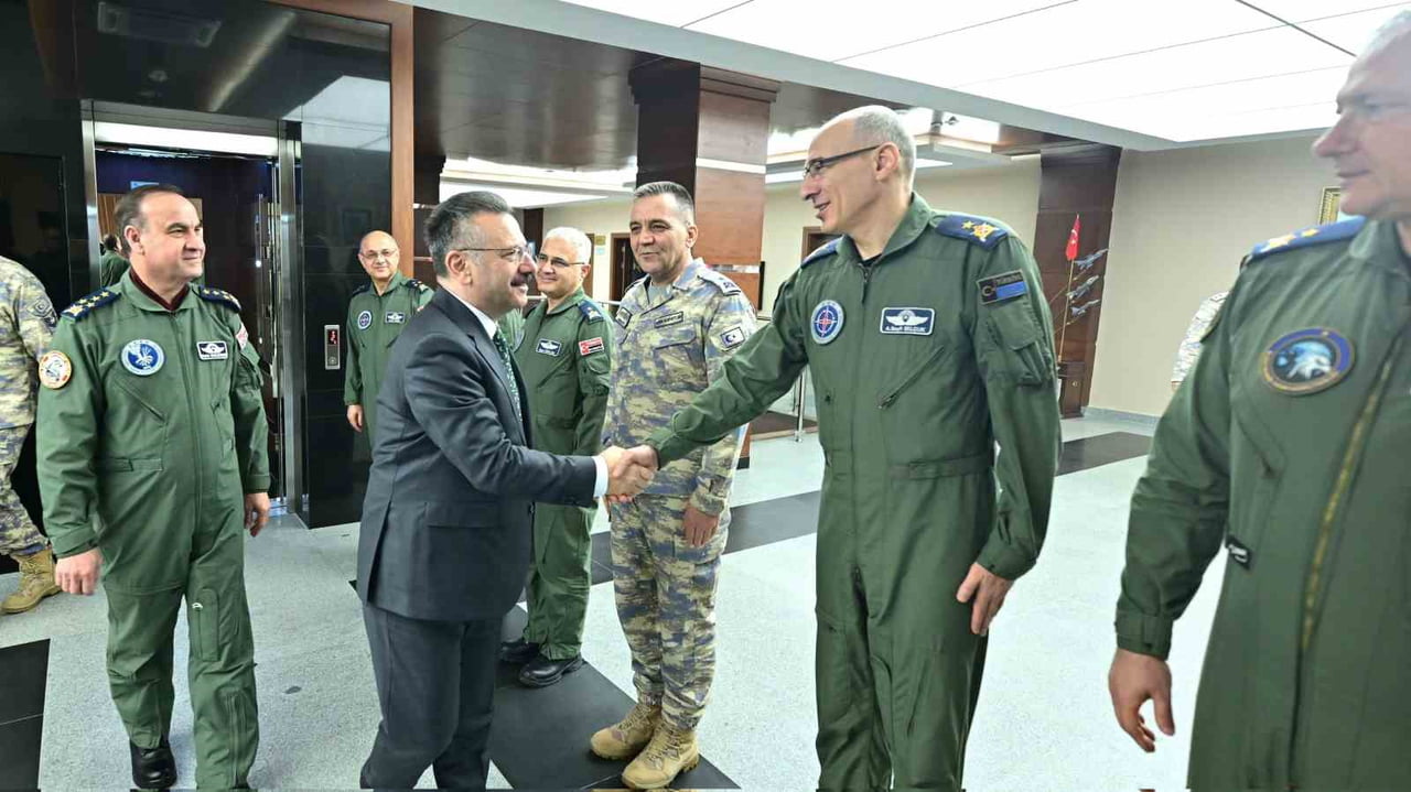 CUMHURBAŞKANLIĞI KARARNAMESİ İLE MÜLKİYE BAŞMÜFETTİŞLİĞİ GÖREVİNE ATANAN ESKİŞEHİR VALİSİ HÜSEYİN...