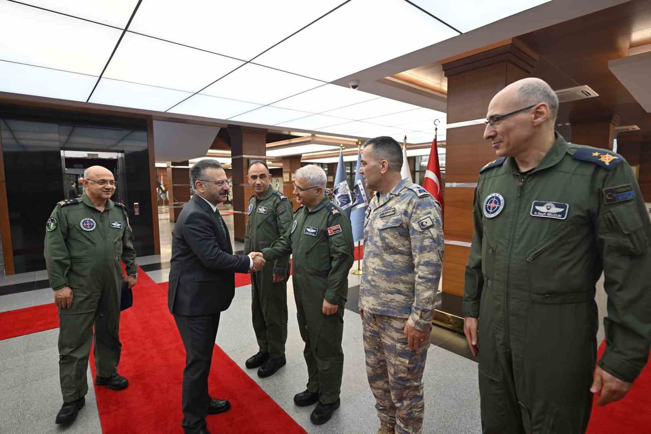 CUMHURBAŞKANLIĞI KARARNAMESİ İLE MÜLKİYE BAŞMÜFETTİŞLİĞİ GÖREVİNE ATANAN ESKİŞEHİR VALİSİ HÜSEYİN...