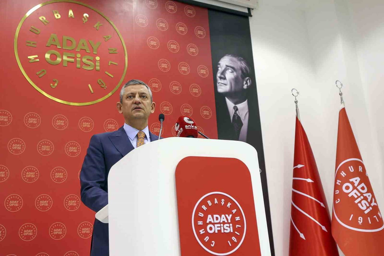 CUMHURİYET HALK PARTİSİ (CHP) GENEL BAŞKANI ÖZGÜR ÖZEL, "KREŞTEKİ GÖRÜNTÜLERE GÖRE HİÇBİR TEMAS...