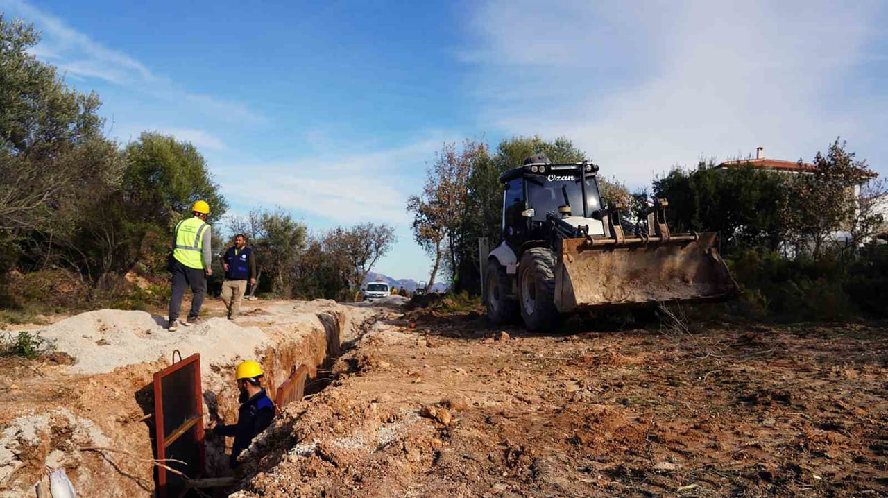 DATÇA İSKELE MAHALLESİ ÇOMARLIK'TA KANALİZASYON SORUNU SONA ERİYOR