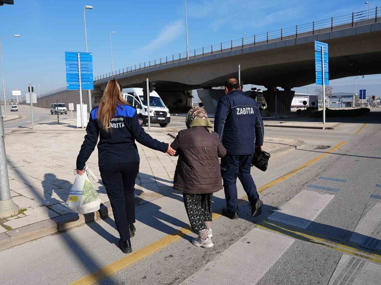 DENİZLİ BÜYÜKŞEHİR BELEDİYESİ ZABITA DAİRESİ EKİPLERİ, VATANDAŞLARIN İYİ NİYETİNİ SUİSTİMAL EDEREK...