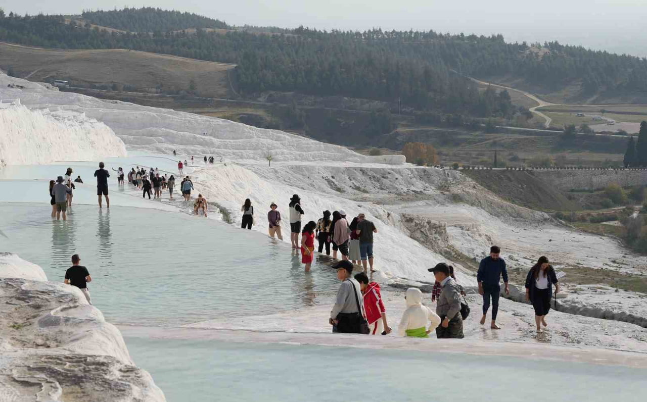 DENİZLİ’DE TURİZM FAKÜLTESİ TURİZM İŞLETMECİLİĞİ BÖLÜMÜ ÖĞRETİM ÜYESİ PROF. DR. MURAT BAYRAM, ÇİN...