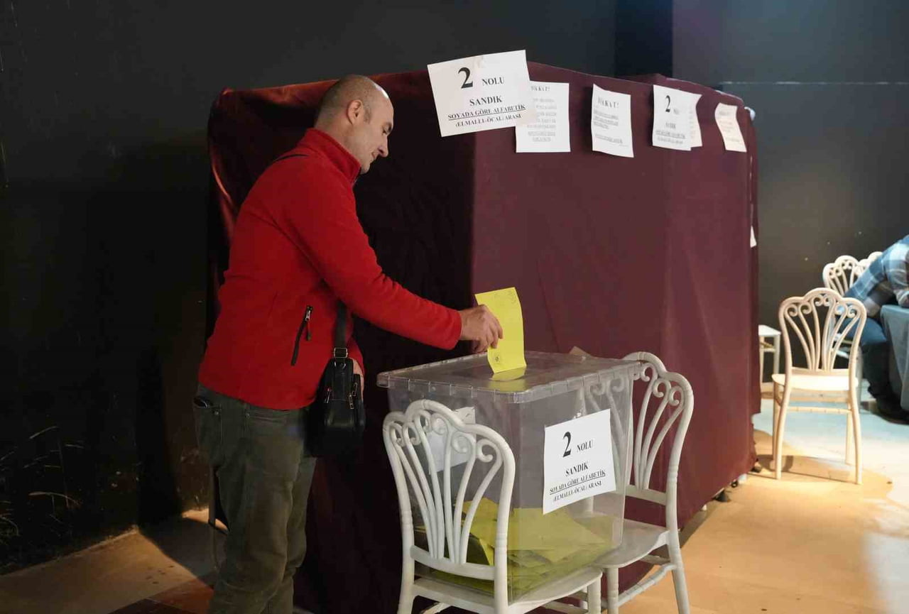 DENİZLİ LOKANTACILAR ODASI’NIN YENİ BAŞKANINA SEÇMEK İÇİN DENİZLİLİ LOKANTACILAR SANDIK BAŞINA...