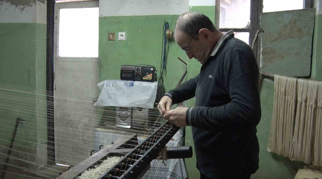 DEVDÂHLIK; HAM İPEĞİN, TAMAMEN İNSAN GÜCÜNE DAYALI YÖNTEMLERLE İPLİĞE DÖNÜŞTÜRÜLDÜĞÜ, BUGÜN...