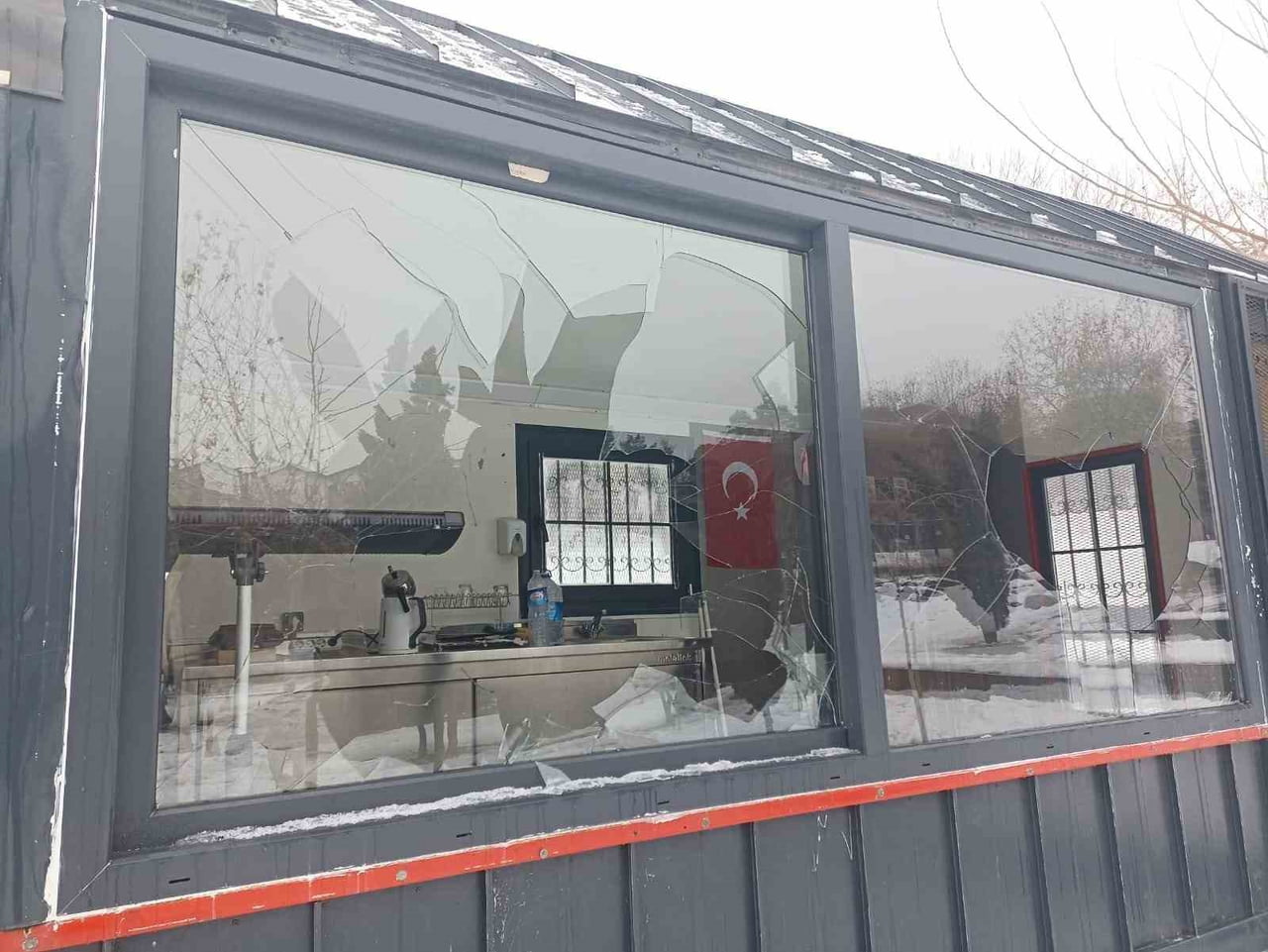 DİYARBAKIR BÜYÜKŞEHİR BELEDİYESİ ZABITA TURİZM BÜROSUNA, KİMLİĞİ BELİRSİZ KİŞİ VEYA KİŞİLER...