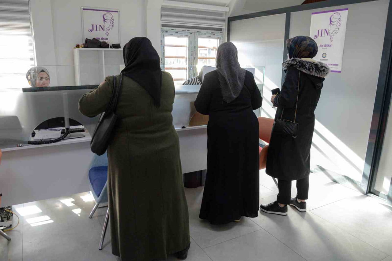 DİYARBAKIR BÜYÜKŞEHİR BELEDİYESİNİN KADINLARA YÖNELİK SOSYAL DESTEK PROJESİ JINKART KAPSAMINDA...