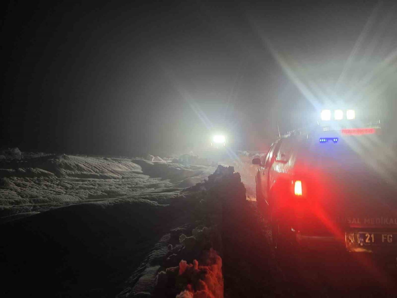 DİYARBAKIR’DA SANCISI GELEN BİR KADIN EVDE DOĞUM GERÇEKLEŞTİRDİ. ANNE VE BEBEĞİ, KAR NEDENİ İLE...