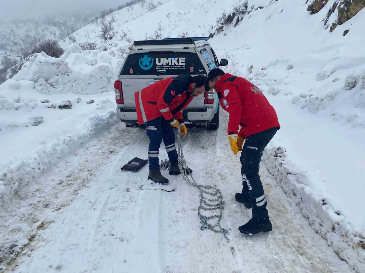 DİYARBAKIR GENELİNDE ETKİLİ OLAN YOĞUN KAR YAĞIŞI, BUZLANMA VE KAPALI YOLLAR, KIRSAL MAHALLELERDE...