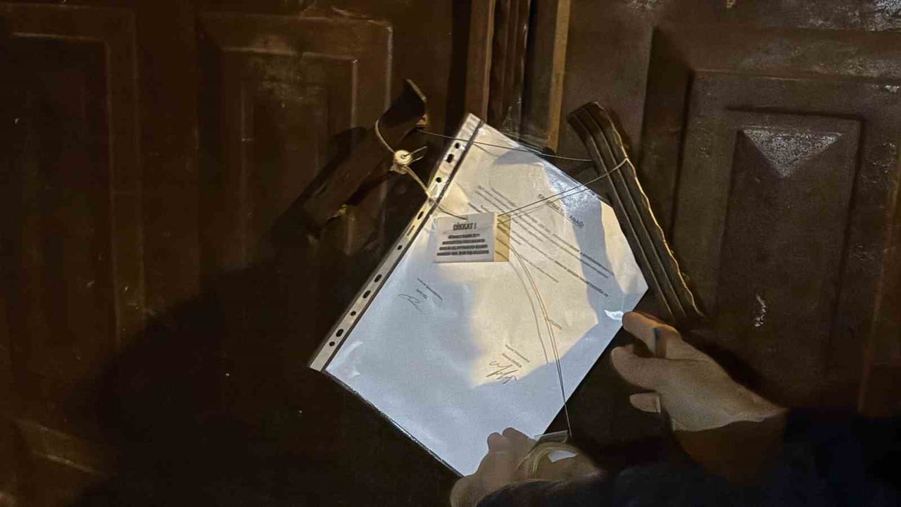 DİYARBAKIR’IN MERKEZ BAĞLAR İLÇESİNDE BİR BİNANIN KOLONUNDA ÇATLAK MEYDANA GELMESİ SONUCU...