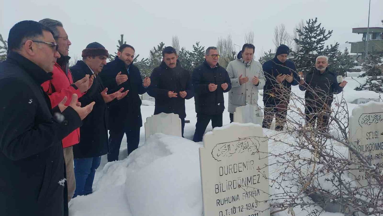 DOĞU ANADOLU GAZETECİLER CEMİYETİ YÖNETİM KURULU, DAGC ESKİ BAŞKANLARINDAN DUAYEN GAZETECİ DEMİR...