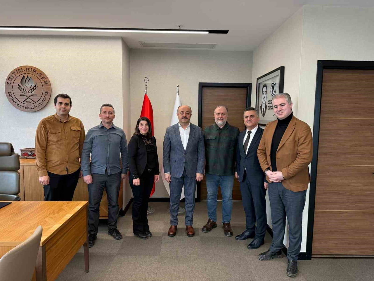 DOKTORALI ÖĞRETMENLER KOORDİNASYON EKİBİ ÜYELERİ, EĞİTİM-BİR-SEN GENEL MERKEZİ’Nİ ZİYARET EDEREK...