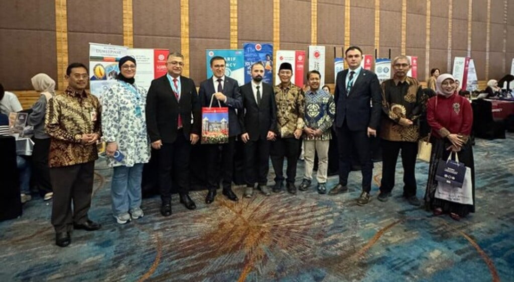 DPÜ, ENDONEZYA TÜRK ÜNİVERSİTELERİ EĞİTİM FUARI’NDA YERİNİ ALDI