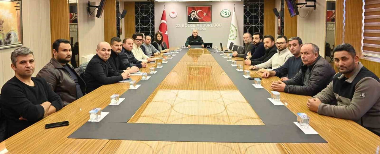 DSİ’NİN BÖLGEDE YÜRÜTTÜĞÜ MAKİNELİ ÇALIŞMALAR TOPLANTIDA ELE ALINDI