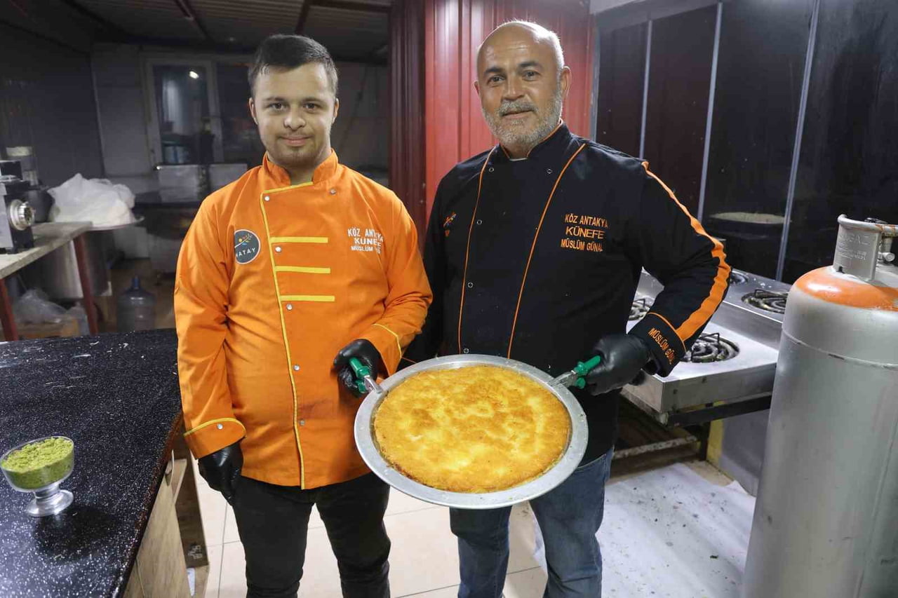 DÜNYA’DA 2 BİN 274 TATLININ YARIŞTIĞI OYLAMADA HATAY’IN COĞRAFİ İŞARETİ OLAN KÜNEFE, 4.51 PUAN...