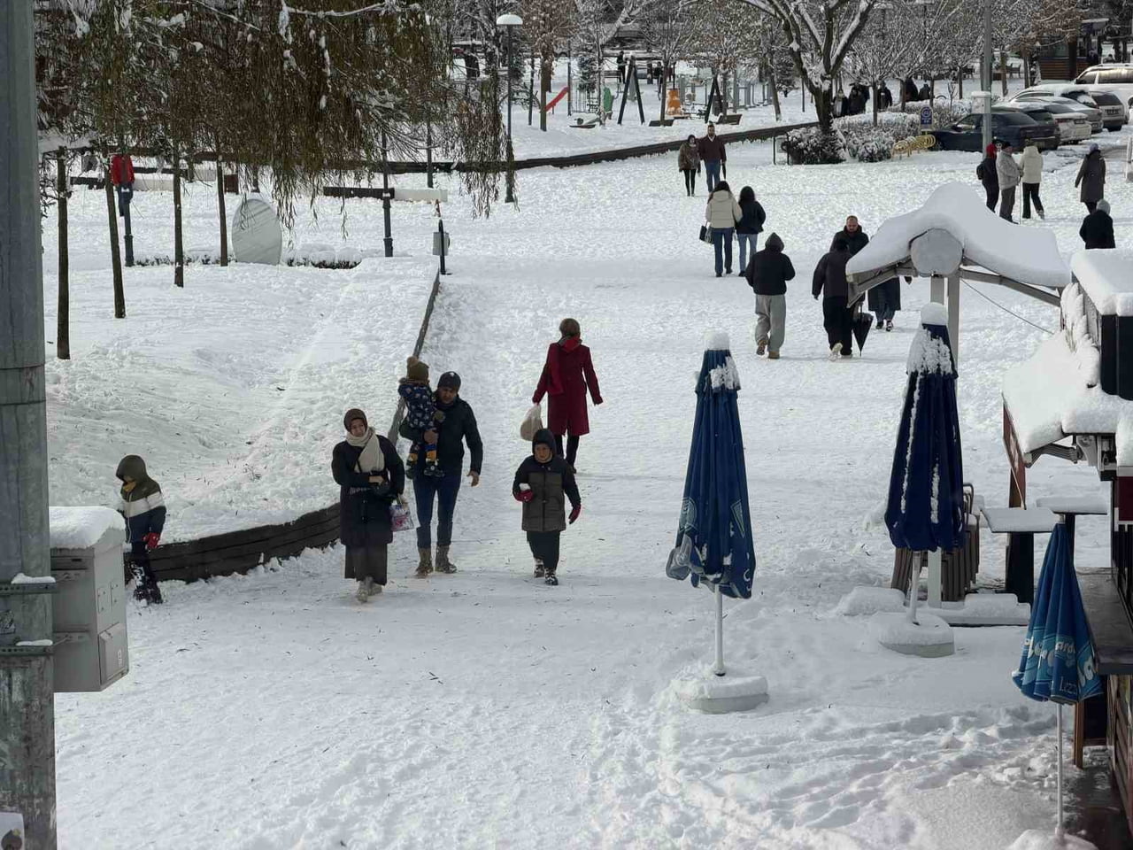 DÜZCE ATATÜRK DEVLET HASTANESİ DESTEK VE KALİTE MÜDÜRÜ FİZYOTERAPİST REŞAT HAMURCU, KIŞ AYLARINDA...