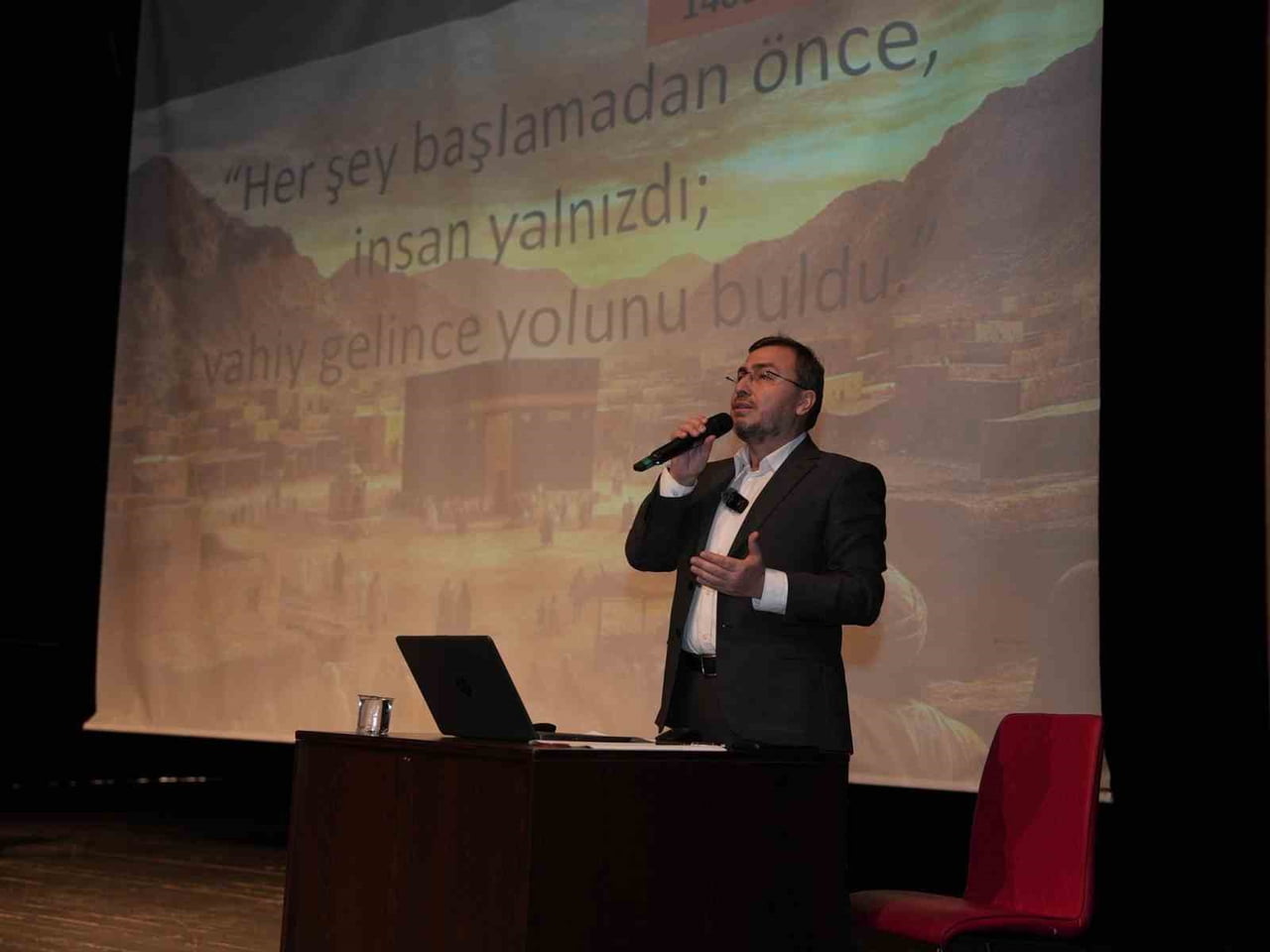 DÜZCE BELEDİYESİ İLE DÜZCE İL MÜFTÜLÜĞÜ İŞ BİRLİĞİNDE DÜZENLENEN “SECDEDEN SEMÂYA: MİRÂÇ VE NAMAZ...