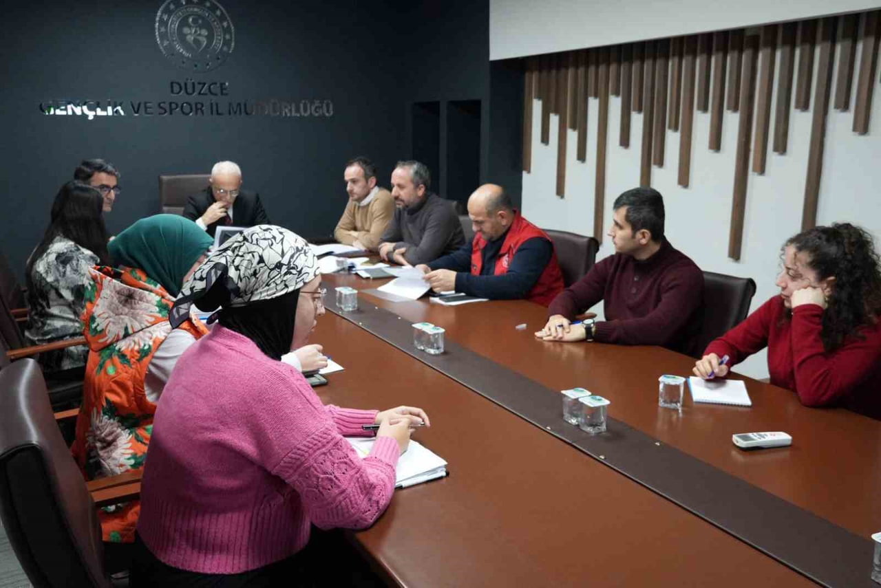 DÜZCE GENÇLİK VE SPOR İL MÜDÜRÜ ZEKERİYA ARSLANTÜRK’ÜN KATILIMIYLA, EĞİTİM, ARAŞTIRMA VE...