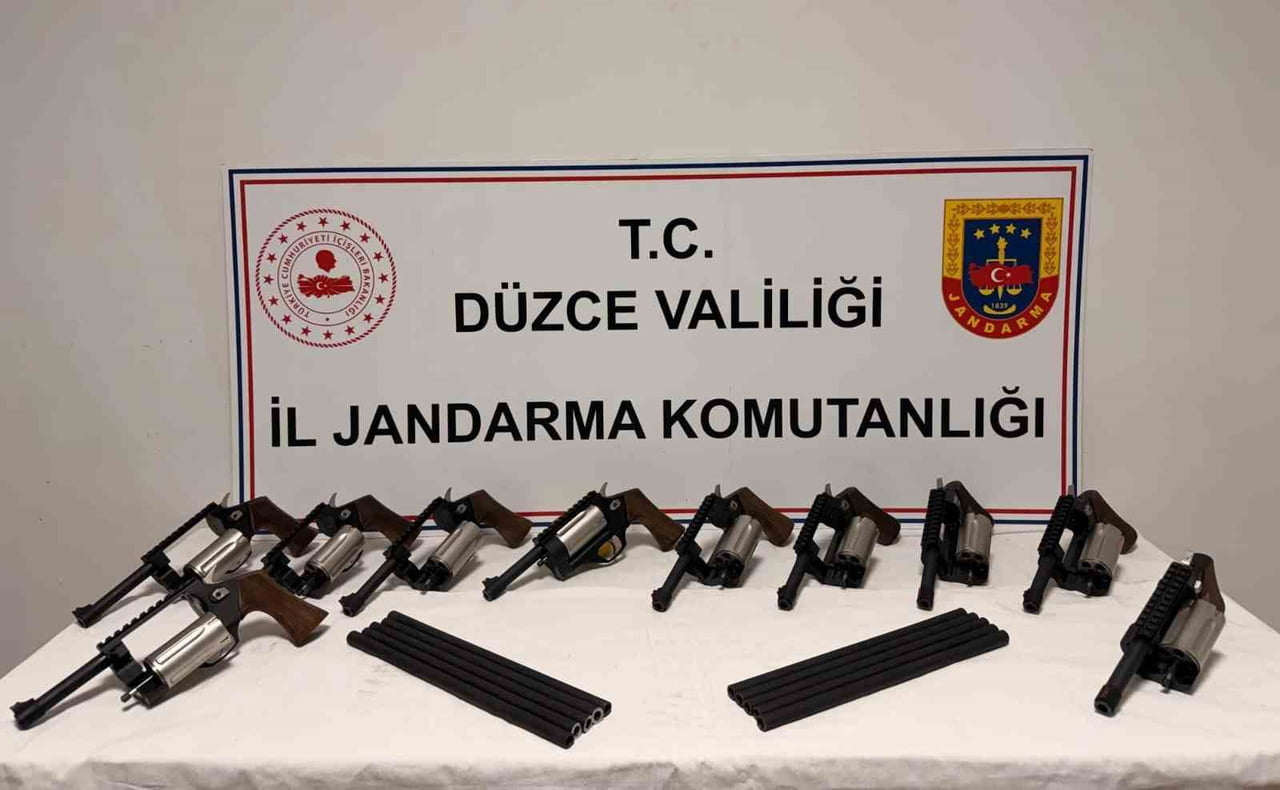 DÜZCE İL JANDARMA KOMUTANLIĞI EKİPLERİ YAPTIKLARI OPERASYONDA AFYONKARAHİSAR'DAN, DÜZCE’YE KAÇAK...