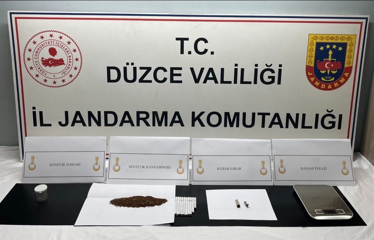 DÜZCE İL JANDARMA KOMUTANLIĞI EKİPLERİNCE, KAÇAKÇILIK VE UYUŞTURUCU İLE MÜCADELE KAPSAMINDA...