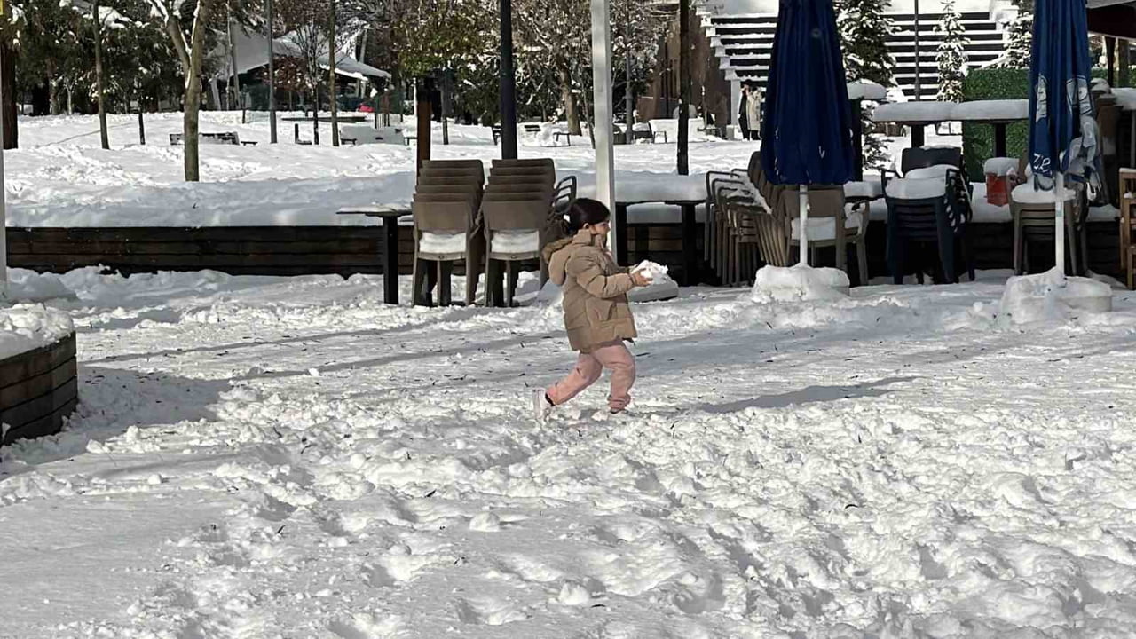DÜZCE VALİLİĞİ YÜKSEK KAR ÖRTÜSÜNE SAHİP EĞİMLİ BÖLGELER İÇİN ÇIĞ TEHLİKESİNE KARŞI VATANDAŞLARI...
