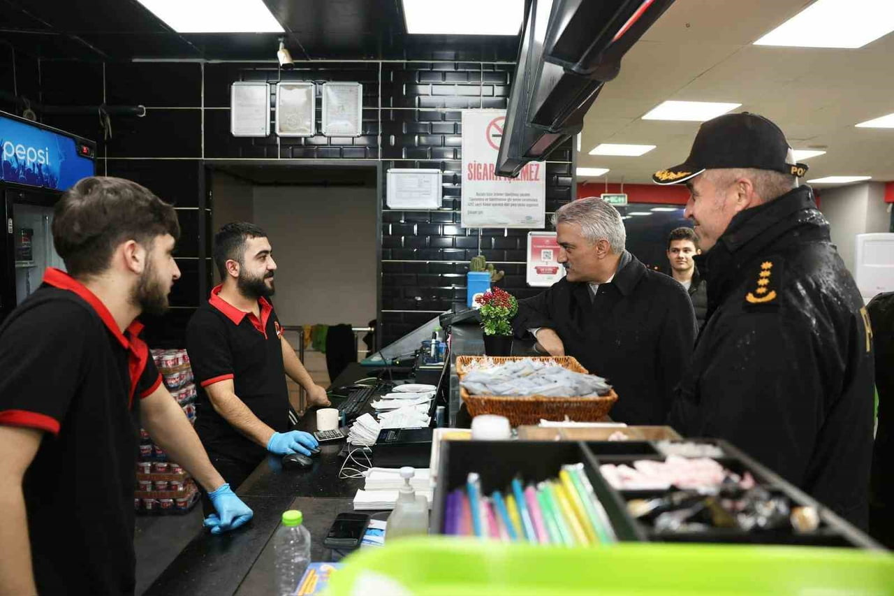 DÜZCE VALİSİ MEHMET MAKAS, KONURALP BÖLGESİNDE YÜRÜTÜLEN GÜVENLİK VE ASAYİŞ UYGULAMALARINI YERİNDE...