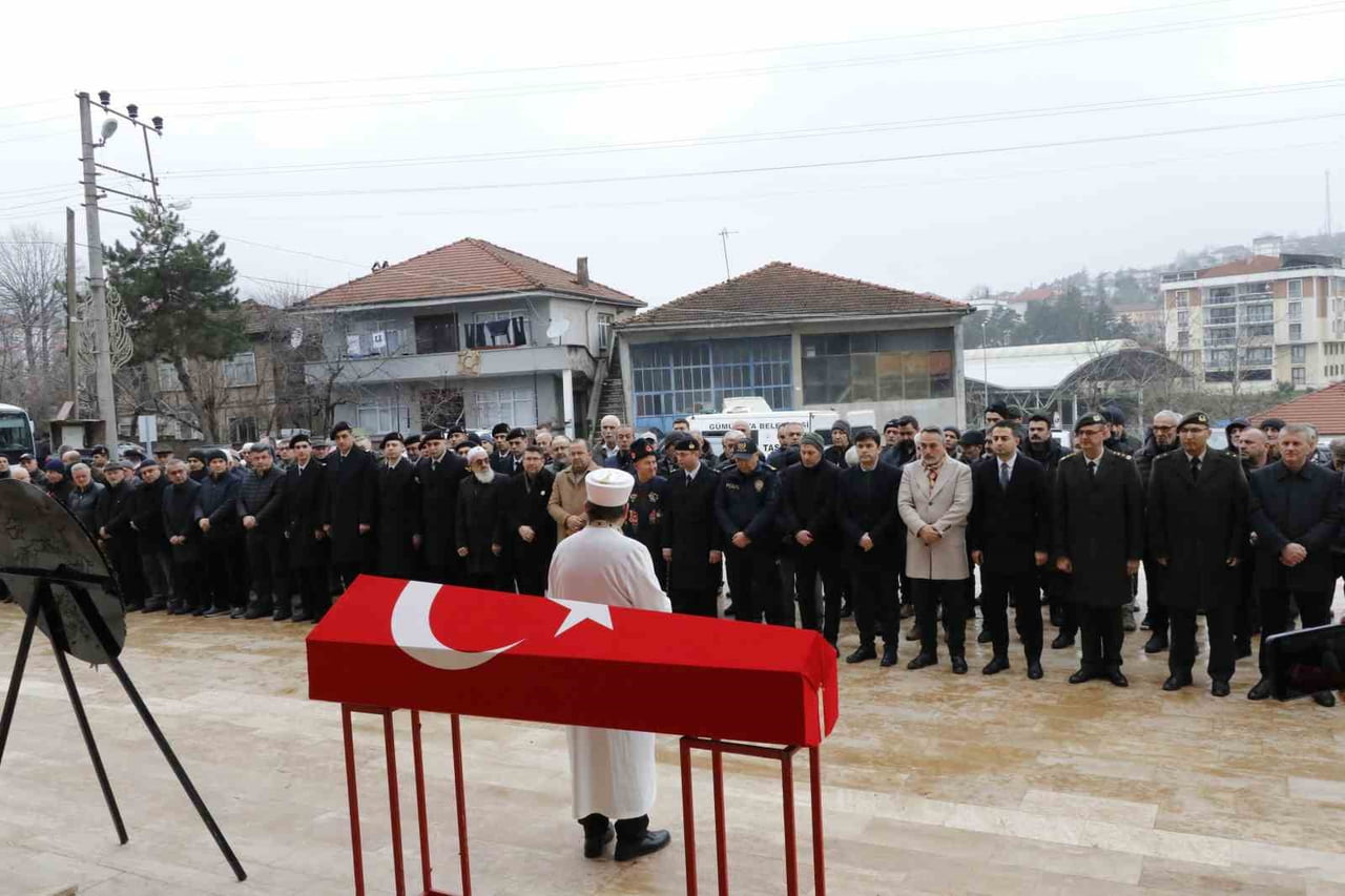 DÜZCELİ KIBRIS GAZİSİ MEHMET ALİ ÇİÇEK, 72 YAŞINDA VEFAT ETTİ. UZUN SÜREDİR DEVAM EDEN TEDAVİSİNİN...