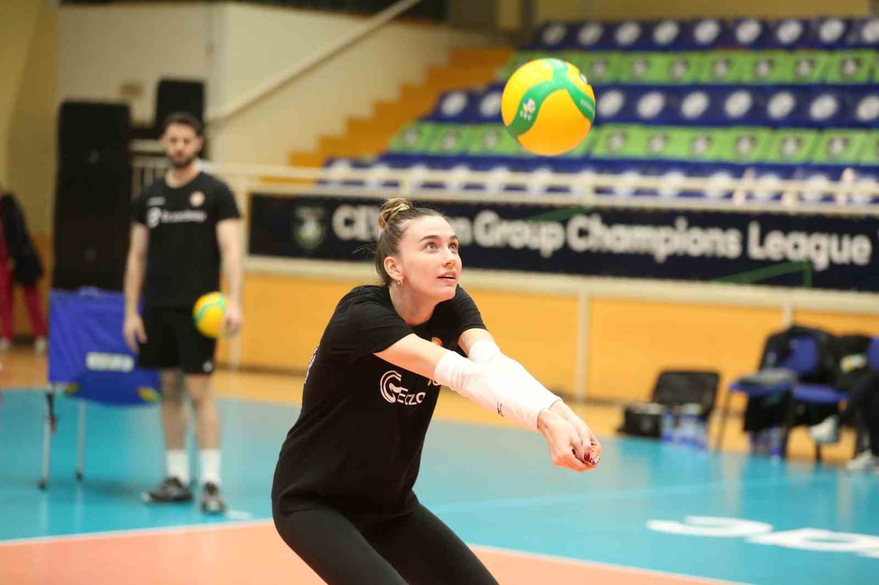 ECZACIBAŞI DYNAVİT, ZELEZNİCAR MAÇININ HAZIRLIKLARINA TÜM HIZIYLA DEVAM ETTİ. DİLAY ÖZDEMİR