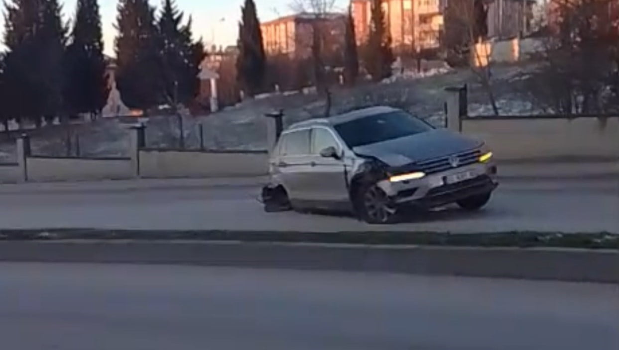 EDİRNE'DE GİZLİ BUZLANMA ZİNCİRLEME KAZAYA NEDEN OLDU