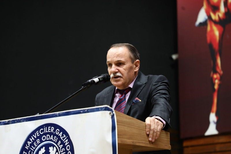 EDREMİT KAHVECİLER, GAZİNOCULAR VE OTELCİLER ODASI OLAĞAN GENEL KURULU'NDA MEVCUT BAŞKAN MUSTAFA...