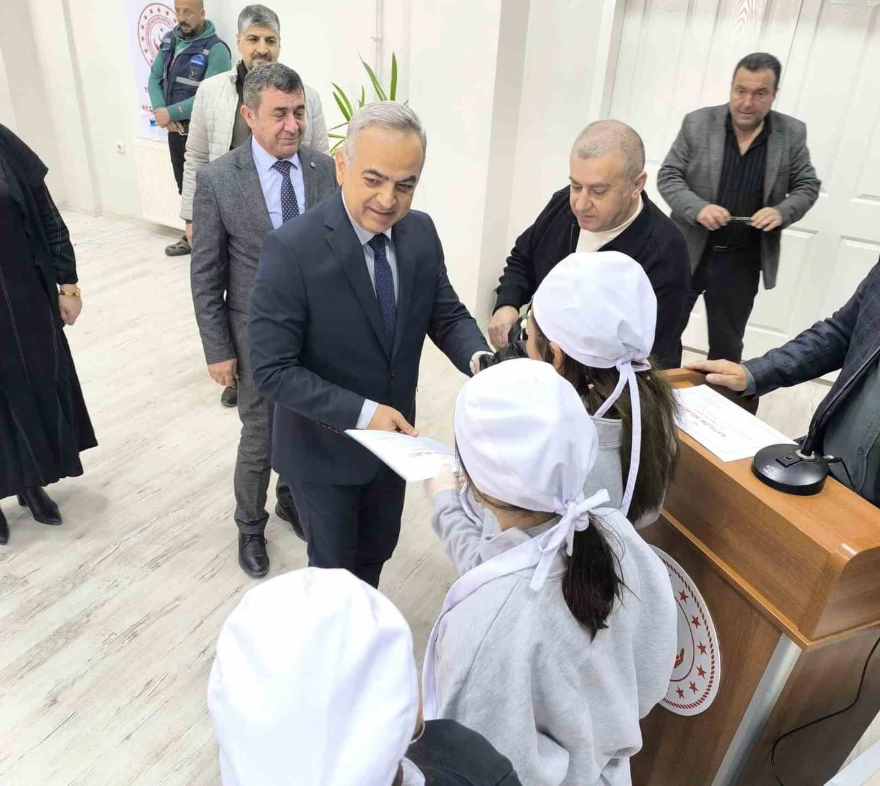 ELAZIĞ'DA KIZ ÇOCUKLARINA YÖNELİK YEMEK YARIŞMASI