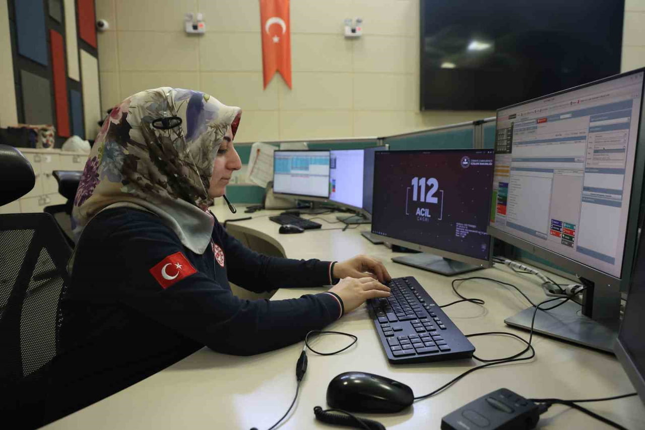 ELAZIĞ 112 ACİL ÇAĞRI MERKEZİ'NE GELEN 575 BİN ÇAĞRIDAN 217 BİNİ VAKAYA DÖNÜŞÜRKEN, 358 BİNİ...