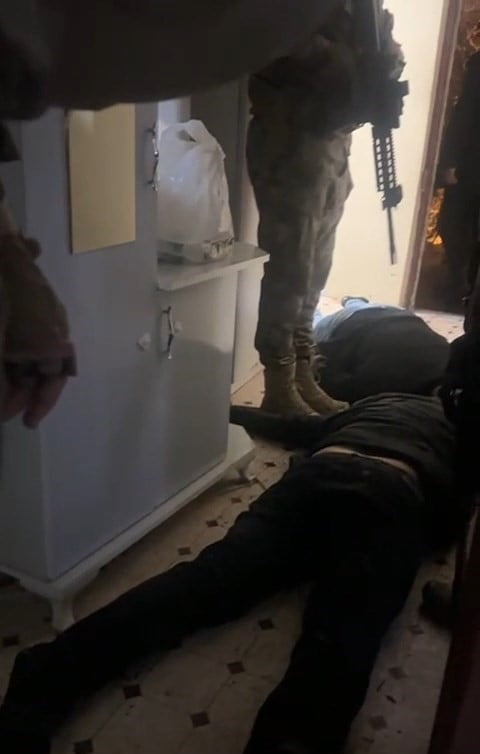 ELAZIĞ’DA 2 AYRI RESTORANA DÜZENLENEN SİLAHLI SALDIRI OLAYINDA, 4 ŞÜPHELİ DAHA TUTUKLANDI. OLAYDA...