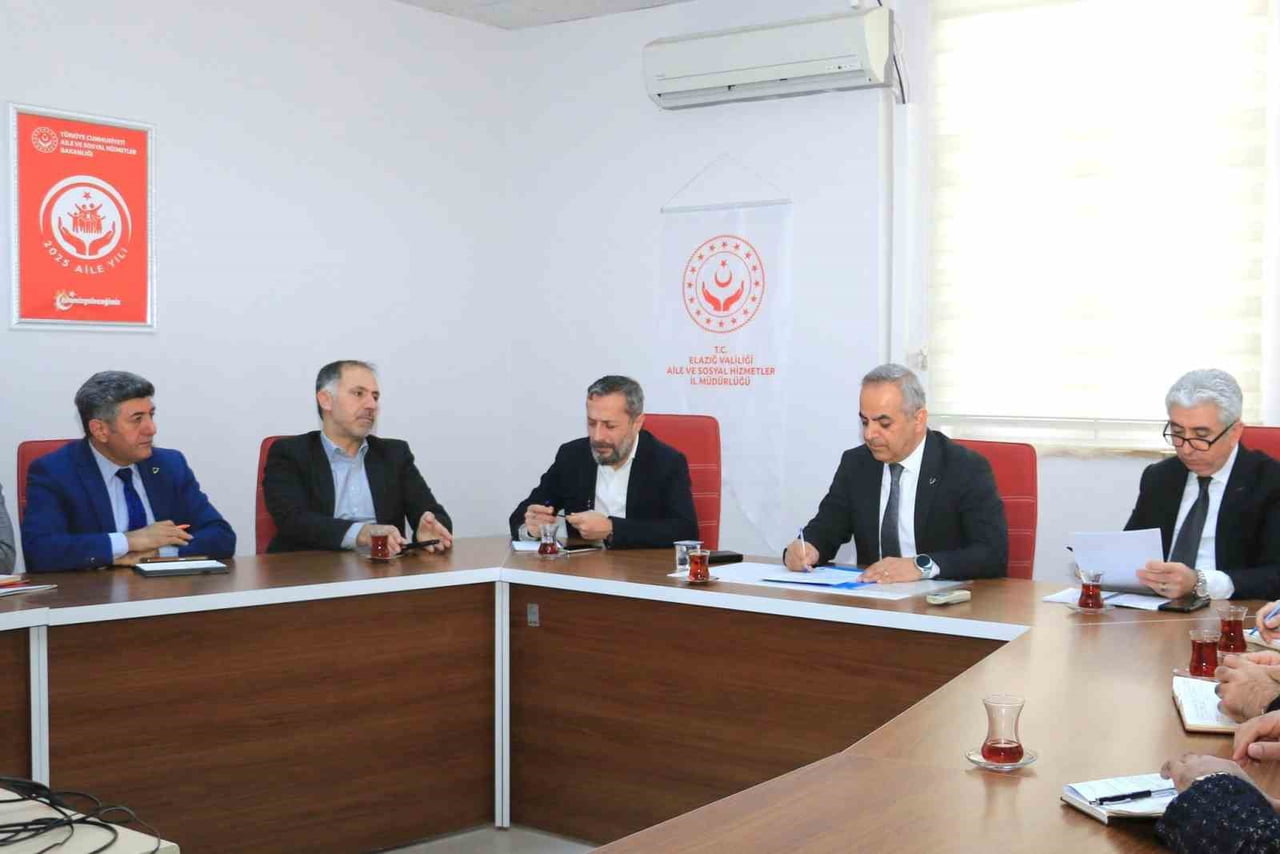 ELAZIĞ’DA HİZMET DEĞERLENDİRME TOPLANTISI