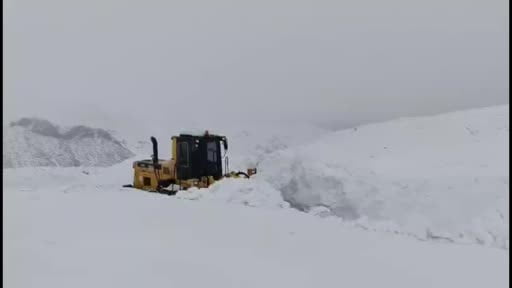 Elazığ’da kar yağışı etkili oldu: 533 köy yolu kapandı