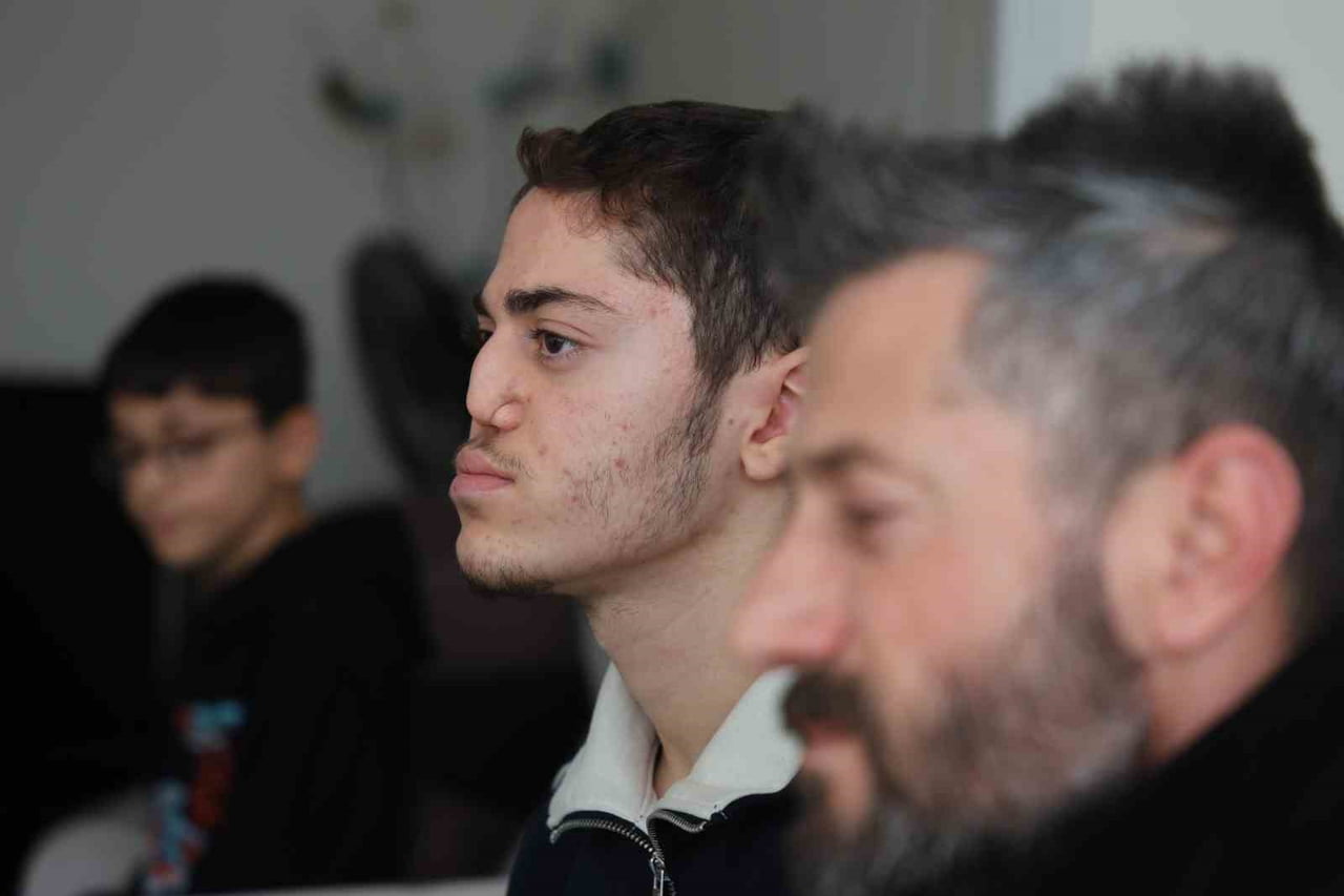 ELAZIĞ’DA YAŞAYAN AHMET EMRE İLİTAŞ, 18 GÜNLÜKKEN GEÇİRDİĞİ KAN ZEHİRLENMESİ SONUCU UZUVLARINI...