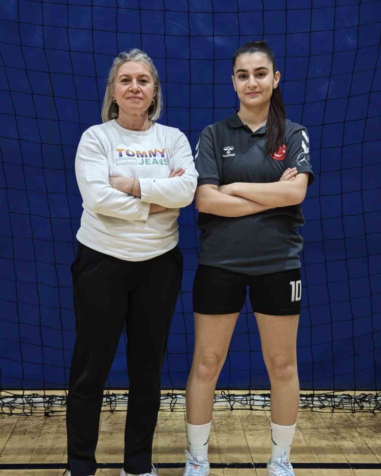 ELAZIĞ GENÇLİK VE SPOR KULÜBÜ SPORCUSU ECRİN KEHYA, U16 MİLLİ TAKIM KAMPINDA
