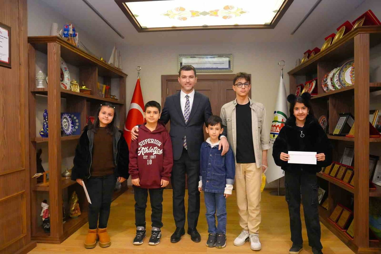 ERBAA BELEDİYESİ TARAFINDAN YARIYIL TATİLİNDE DÜZENLENEN ‘RESİMLE ANLAT AİLEYİ YAŞAT’ KONULU RESİM...